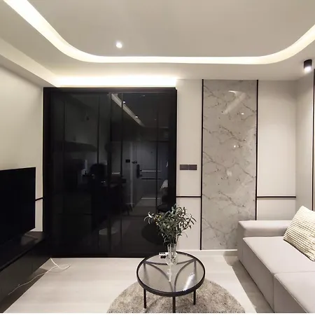 Luxe Design L Wellness & Tropical Retreat L No Fee Apartment